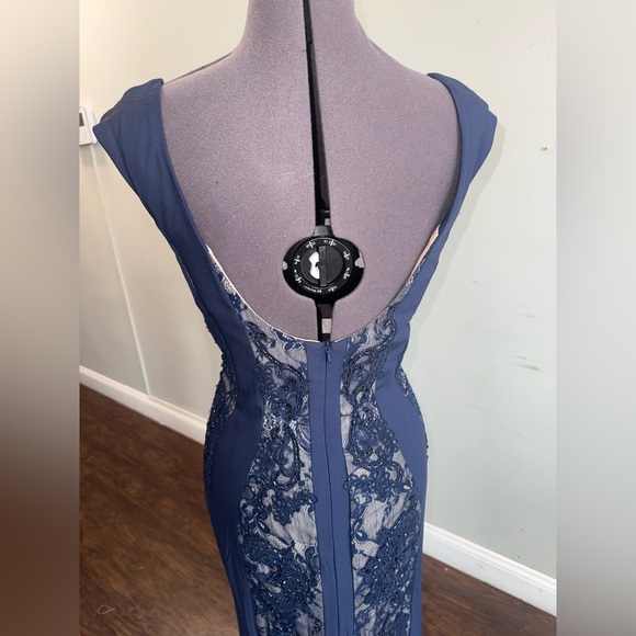 Elegant Navy Lace Evening Gown - Picture 5 of 6